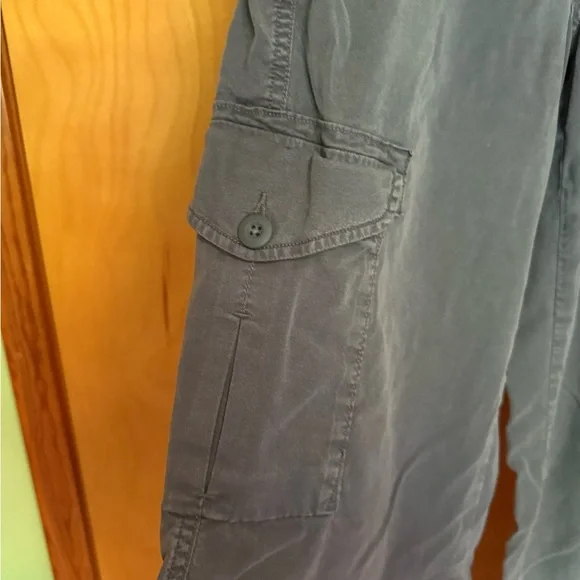 American Eagle Dreamy Drape Cargo - Picture 4 of 9